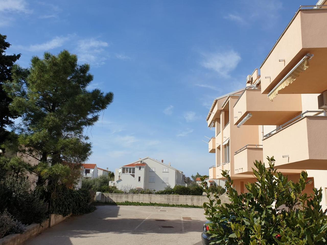 Apartment Valamar Новаля Екстер'єр фото