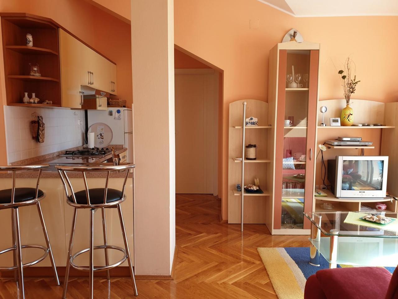Apartment Valamar Новаля Екстер'єр фото