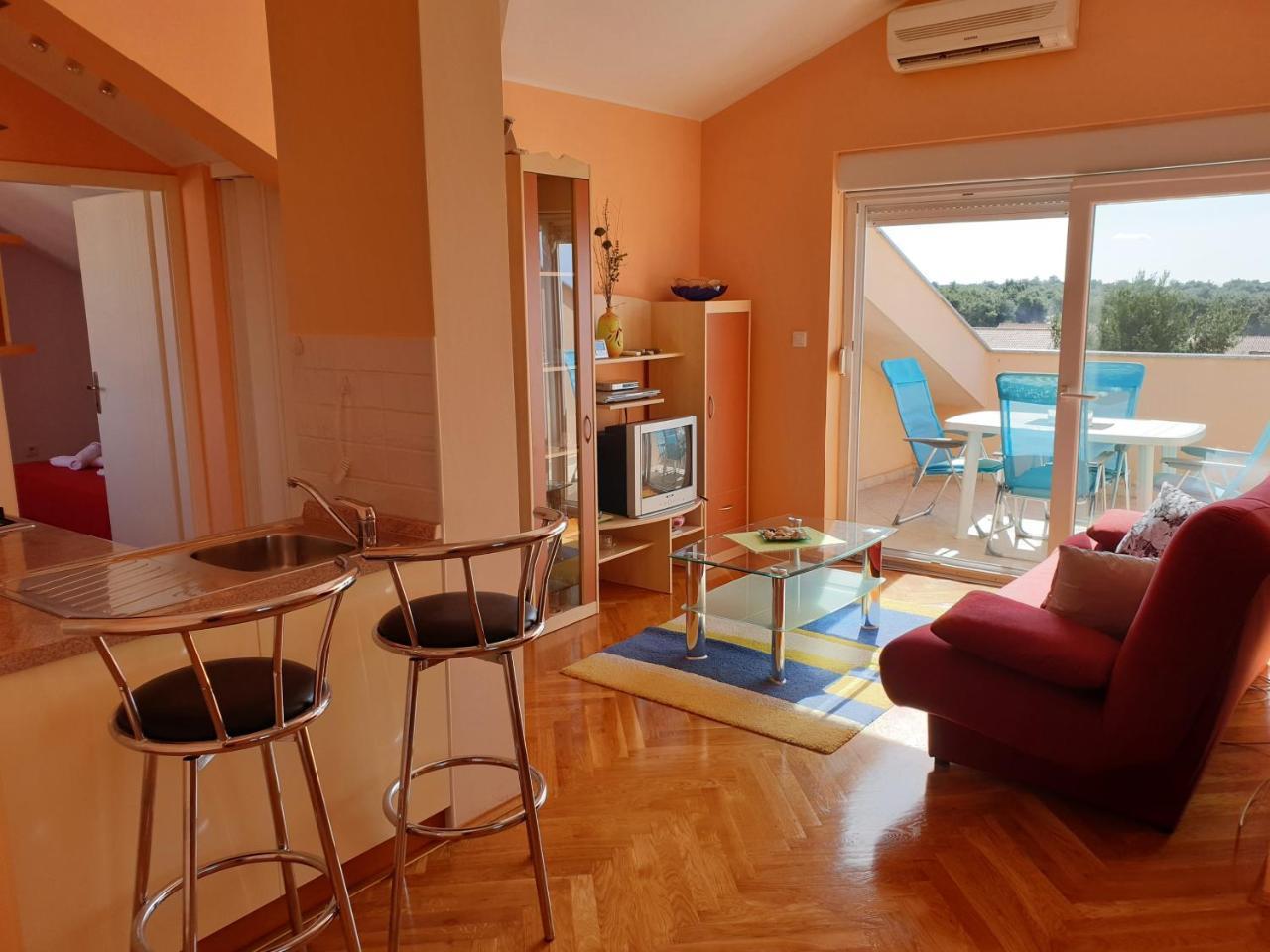 Apartment Valamar Новаля Екстер'єр фото
