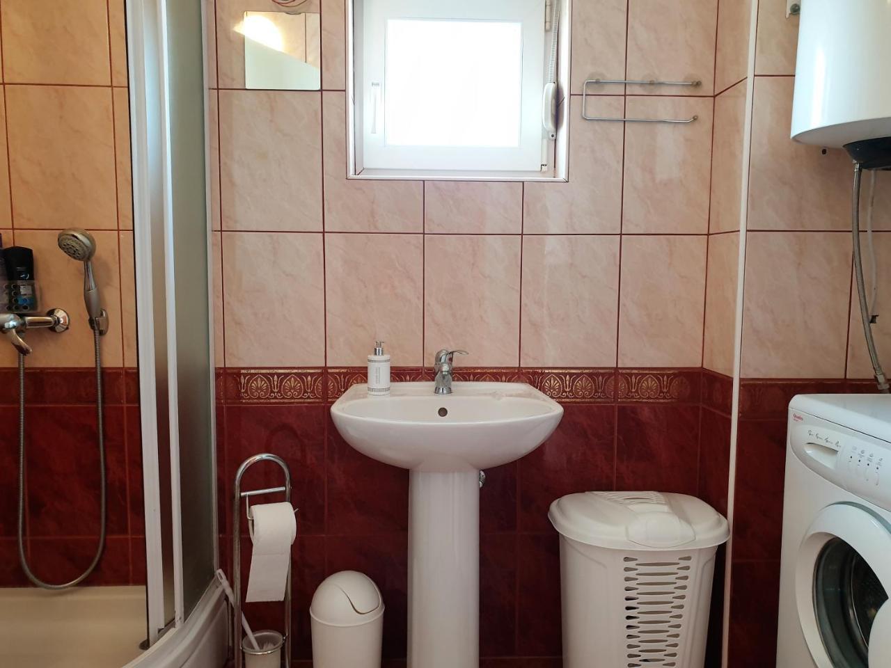 Apartment Valamar Новаля Екстер'єр фото