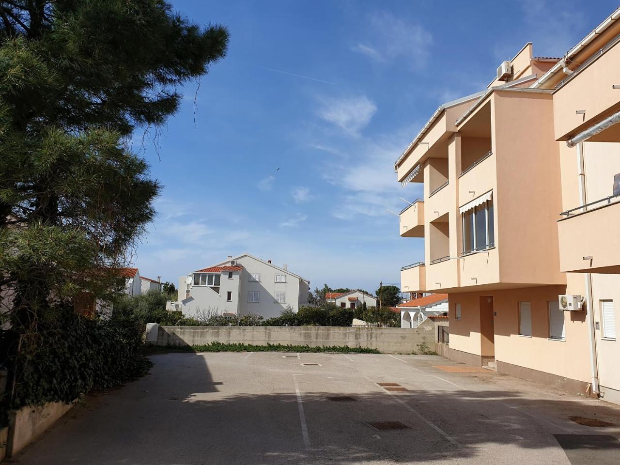 Apartment Valamar Новаля Екстер'єр фото