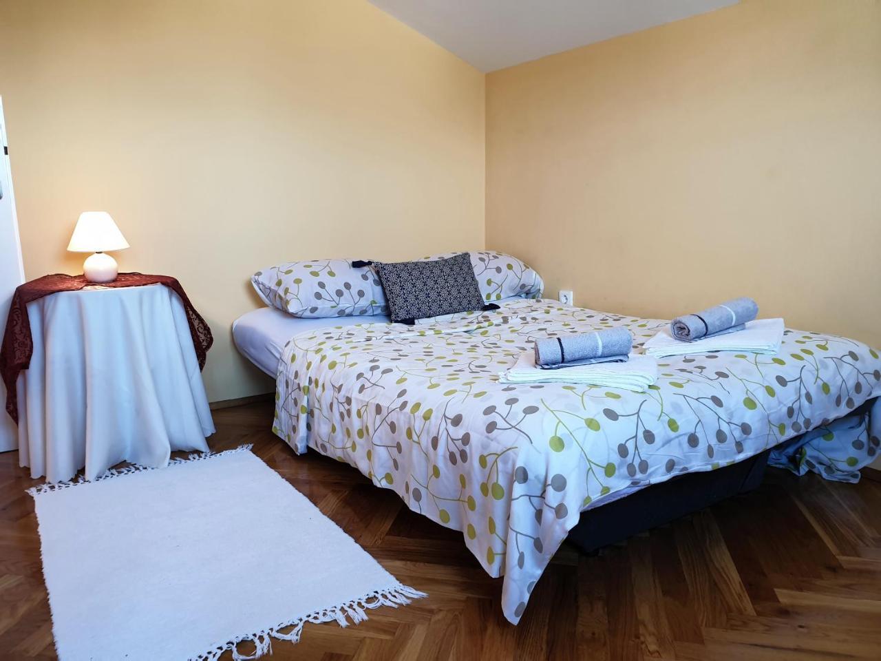 Apartment Valamar Новаля Екстер'єр фото