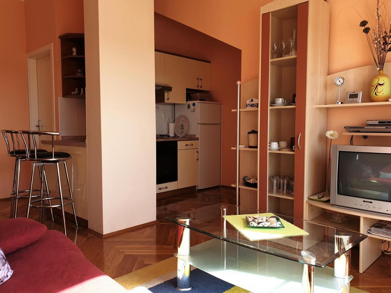 Apartment Valamar Новаля Екстер'єр фото