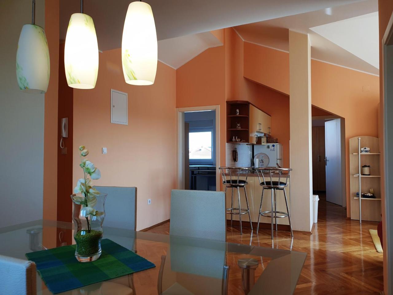 Apartment Valamar Новаля Екстер'єр фото