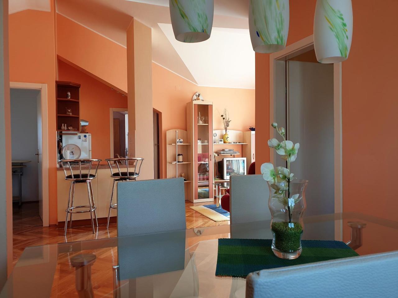 Apartment Valamar Новаля Екстер'єр фото